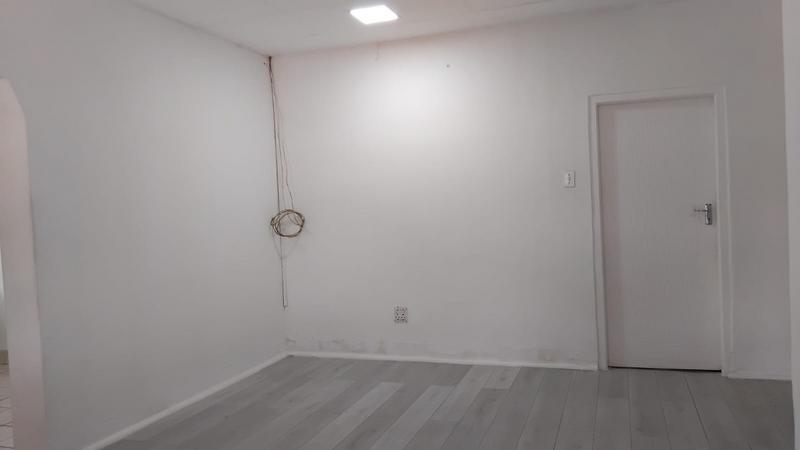 To Let 4 Bedroom Property for Rent in Southernwood Eastern Cape